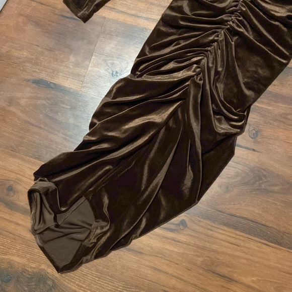 Express Midi length Velvet Dress 🤎 - Picture 3 of 3